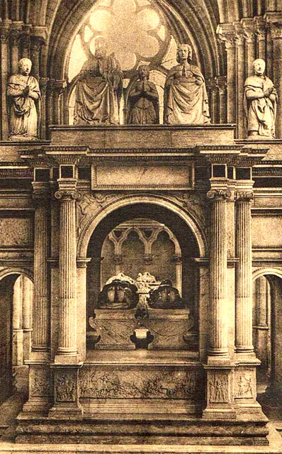 Basilique de Saint-Denis : tombeau de Fran�ois Ier et de Claude de France