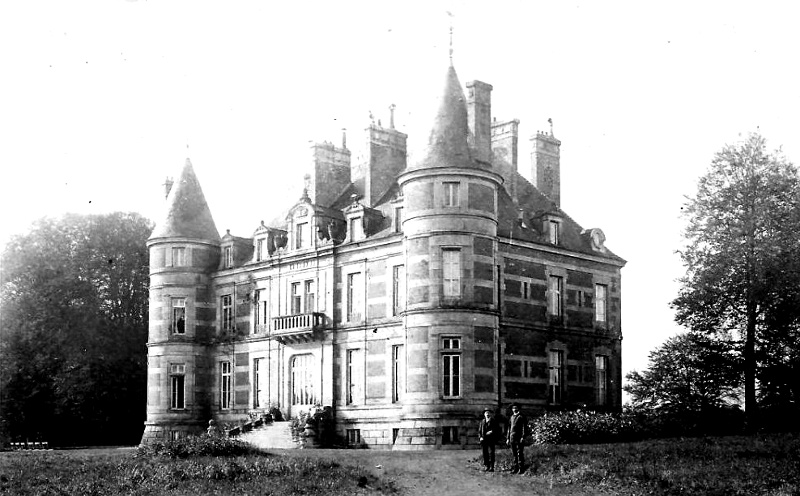 Ch�teau des Renardi�res en Land�an (Bretagne).