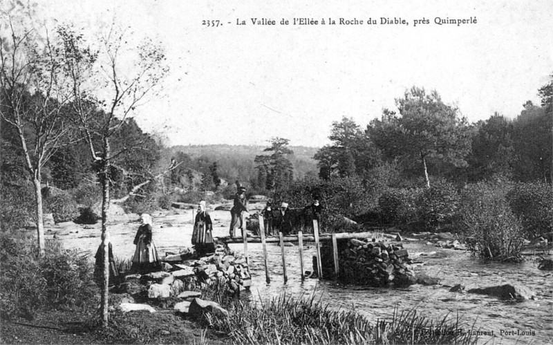 Ville de Locunol� (Bretagne).