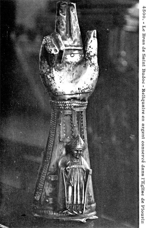 Bras reliquaire de Saint-Budoc � Plourin (Bretagne).