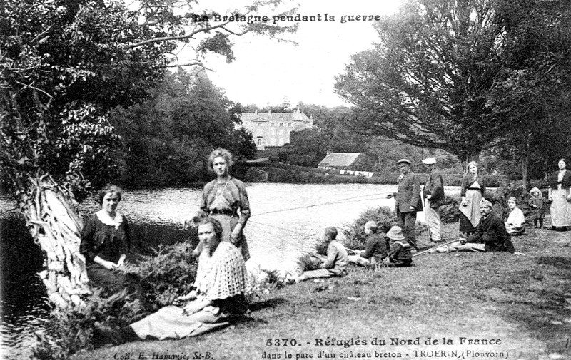 Ch�teau de Tro�rin � Plouvorn (Bretagne).