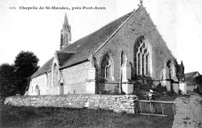 Chapelle près de Pont-Aven (Bretagne).