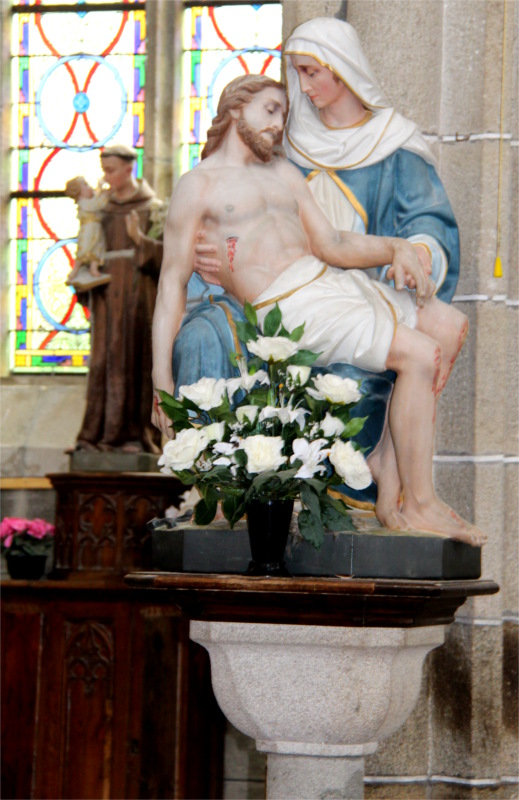 Statue de l'�glise du Vieux-March� (Bretagne).