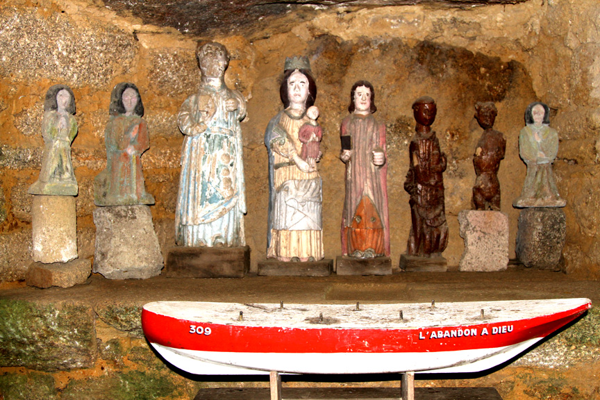 Vieux-March� : la chapelle des Sept Saints (crypte)